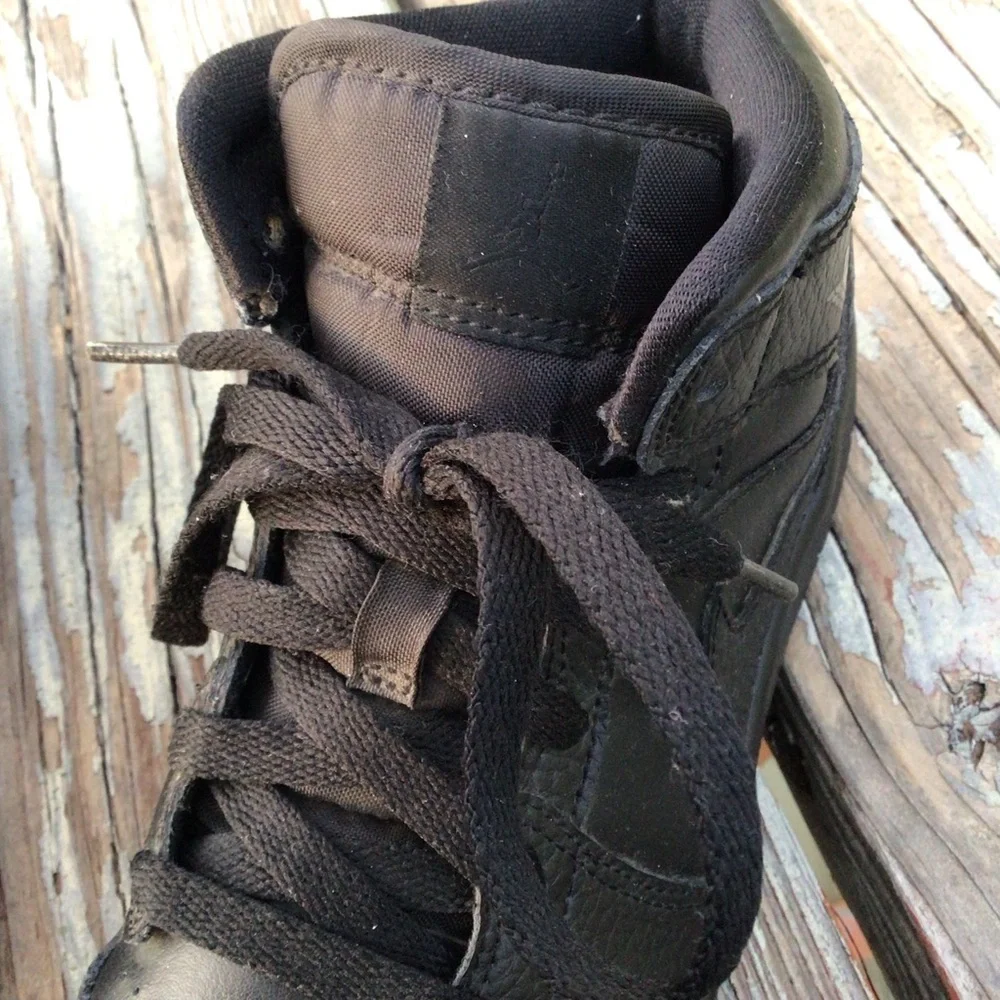 Nike Air Jordan 1 Mid Leather Trainers Triple Black size 3 youth